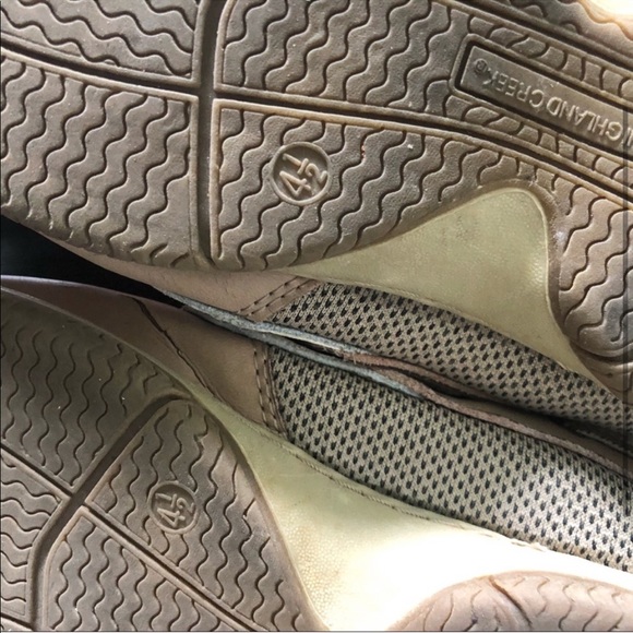 | SHOES | - Picture 2 of 3